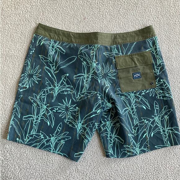 Billabong Swim Trunks 38 Hawaiian Floral Drawstring Recycler Pro Blue Shorts - Picture 2 of 13